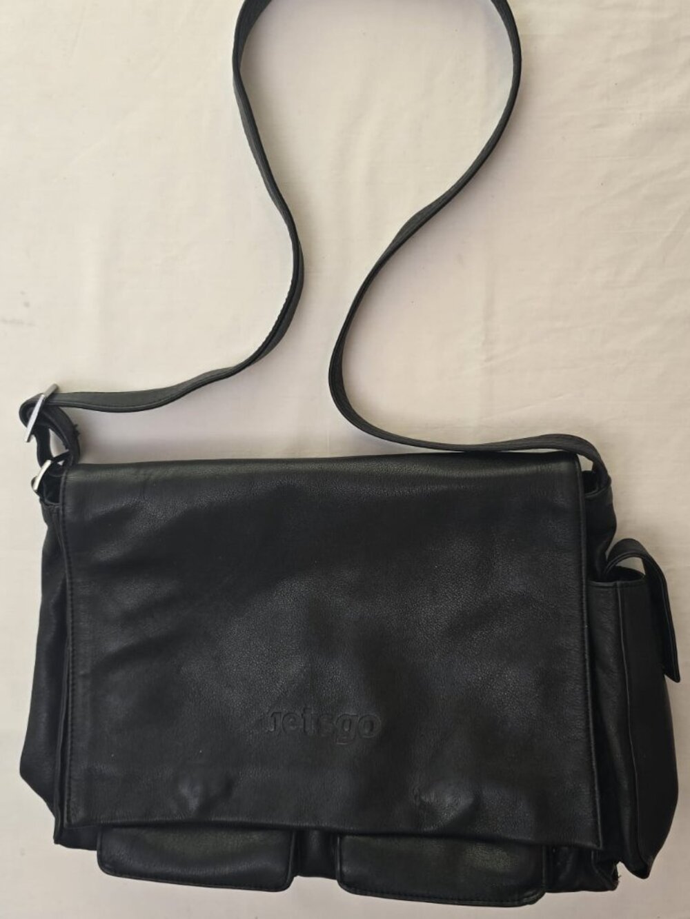 DANTER Genuine Leather Black Messenger Bag – Adjustable Strap & Front Pockets
